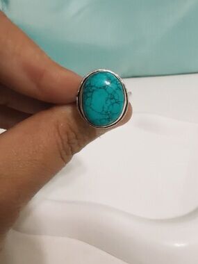 NEW 925 Sterling Silver Plated 
Western Turquoise Ring
Size 7
